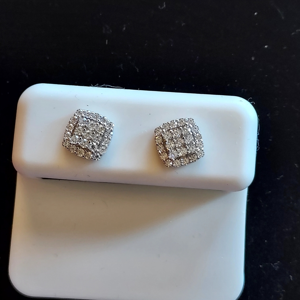 925 Mossanite Elegant Silver Stud Earrings #8 - Picture 1 of 2